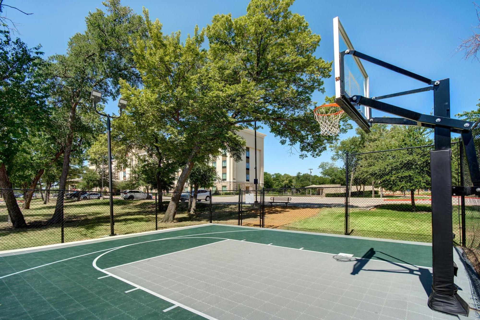 Hampton Inn & Suites Dallas/Plano-East Экстерьер фото